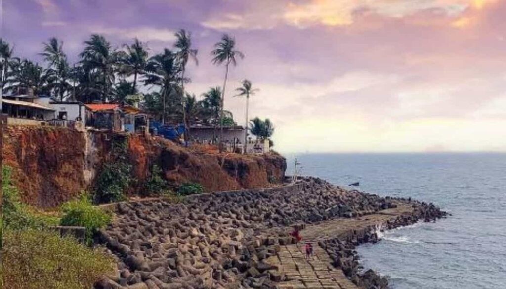 Famous Beach in Goa Anjuna Beach